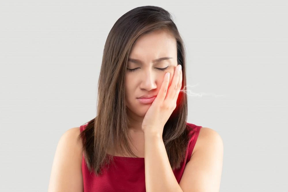 4 Signs You Need a Root Canal to Save Your Tooth